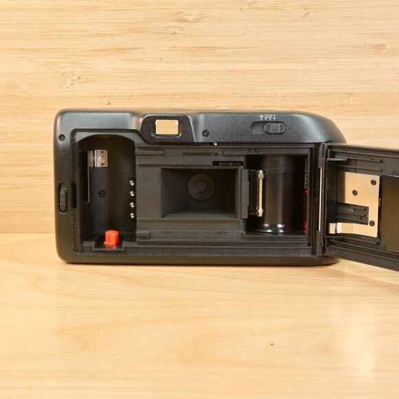 Vintage Canon Sure Shot Joy Date 35mm Film Point and Shot Camera - Picture 7 of 7